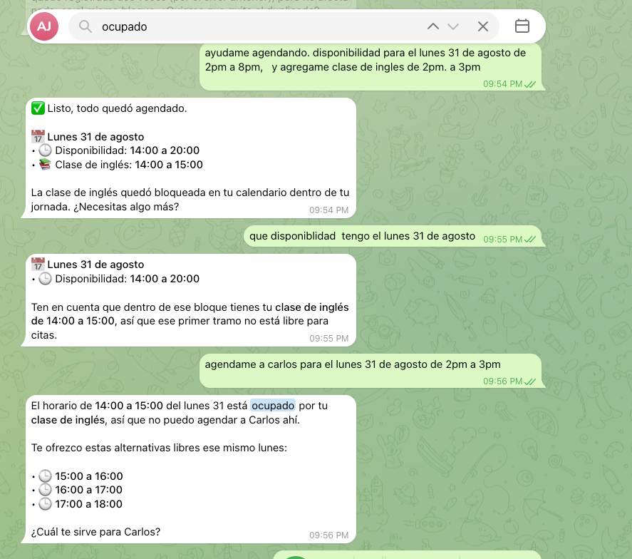 Conversación donde el asistente detecta un horario ocupado y propone horarios alternativos